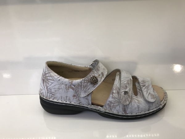 Adelaide 2565 794162