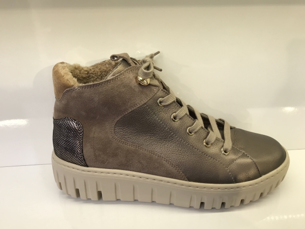 H-Livia 941804 400 212